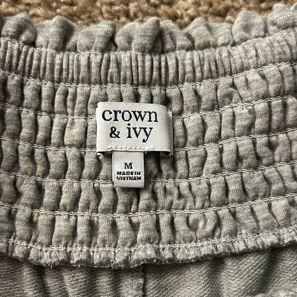 Crown&Ivy Lounge Set - Picture 5 of 5